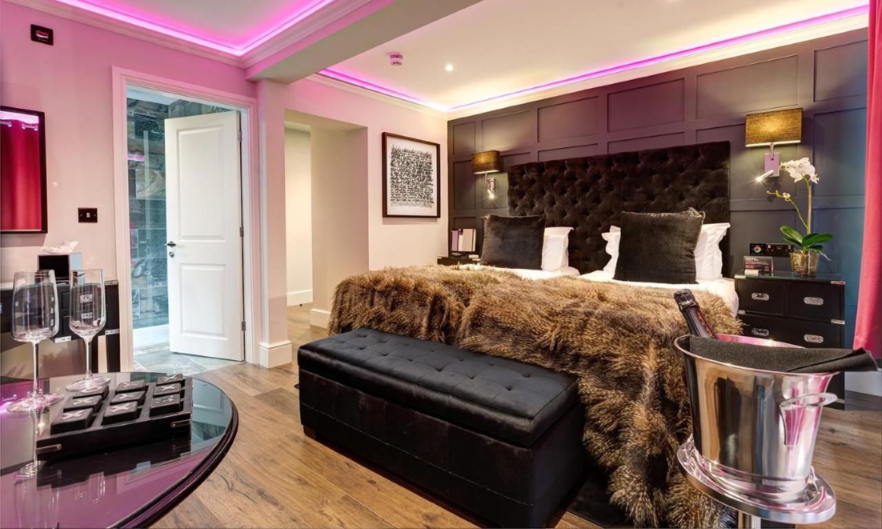 Kotel Windermere Exterior foto A bedroom at the hotel