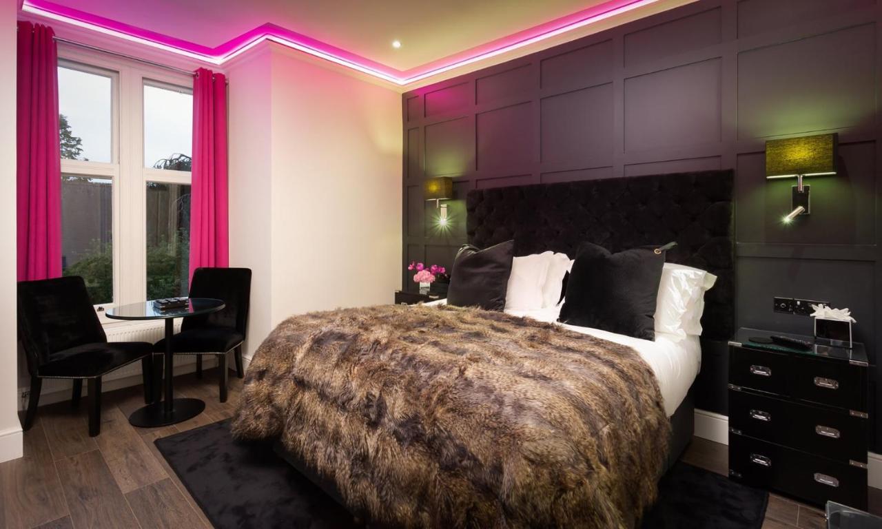 Kotel Windermere Exterior foto A bedroom at The Ivy Hotel
